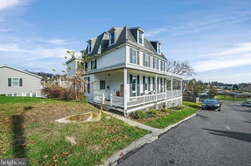 423 2nd Ave, Parkesburg, PA 19365-1401