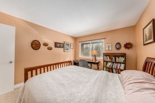 8801 Hart Dr, Waterford WI  53185-1364 exterior