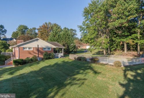12 Shearer Dr, Duncannon, PA 17020-9564