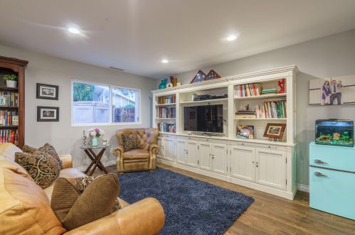 8530 Harwell Dr, San Diego CA  92119-1917 exterior