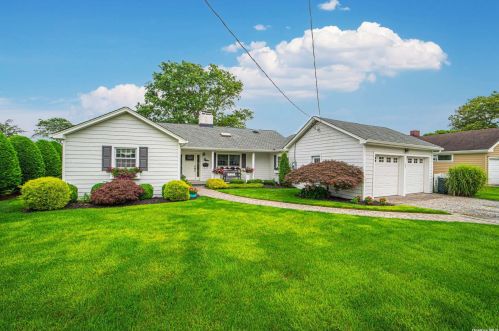 187 Melbury Rd, Babylon, NY 11702-3309