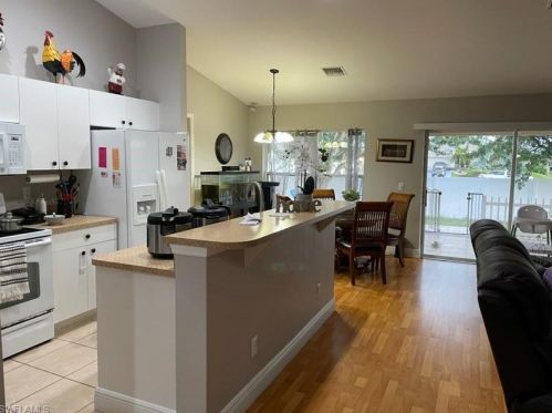 830 10th Ter, Cape Coral, FL 33909-1431