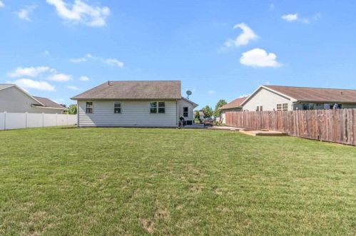 1462 Mcrae Cir, Green Bay, WI 54311-6278
