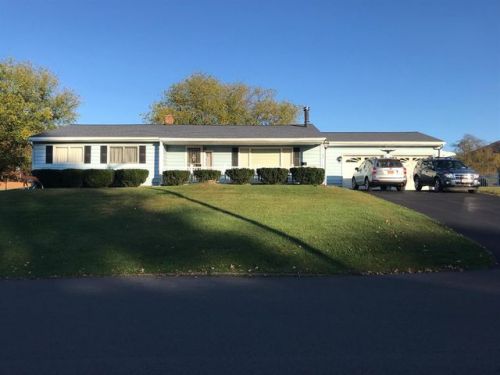 33 Maple St, Walton, NY 13856-1439