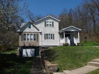 111 Lake Dr, Elizabeth, PA 15037-9633