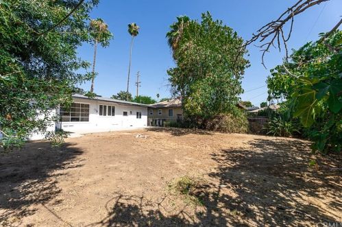 618 Roosevelt Rd, Redlands CA  92374-6256 exterior