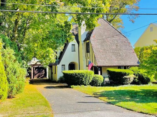 7 Tyler Rd, Scarsdale, NY 10583-7216