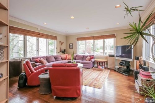 960 Lincoln Pl, Teaneck NJ  07666-2608 exterior