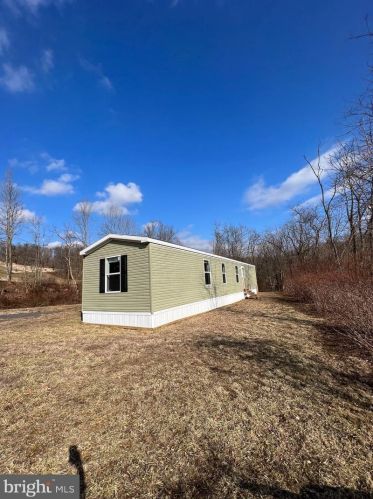 17 Center St, Port Carbon, PA 17965-1700