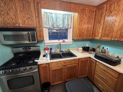 352 Park Ave, Meadville, PA 16335-1241