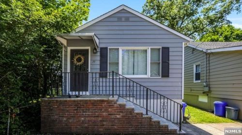 15 Grandview Ave, Oakland NJ  07436-1205 exterior
