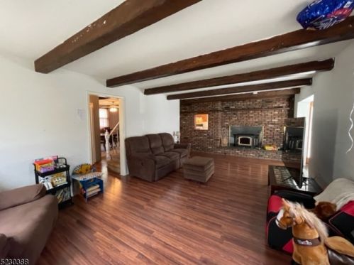 14 4th St, Wantage NJ  07461-2512 exterior