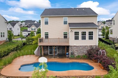 1029 Oakbrooke Dr, Canonsburg, PA 15317-6227