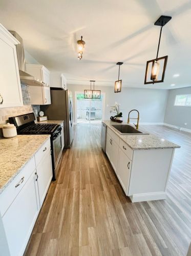 957 69th Pl, Gary, IN 46410-3348