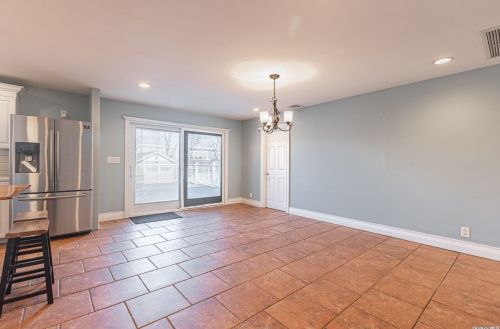 143 Sherbrooke Rd, North Lindenhurst NY  11757-1646 exterior