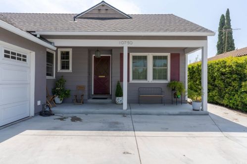 10750 Woodruff Ave, Downey, CA 90241-2961