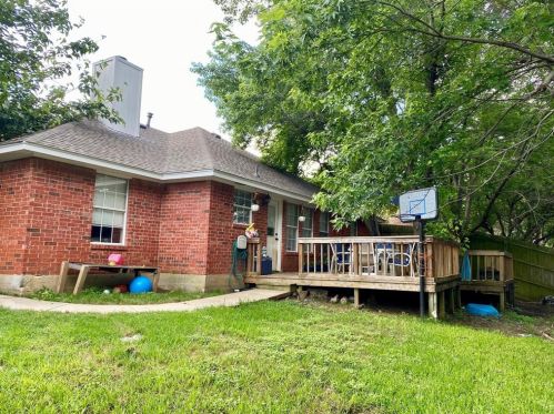 304 Windsor Dr, Denton, TX 76209-8312