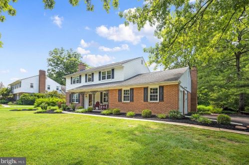 2614 Longwood Dr, Wilmington, DE 19810-3704