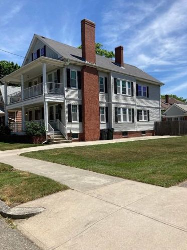 103 Tyndall Ave, Providence, RI 02908-2919