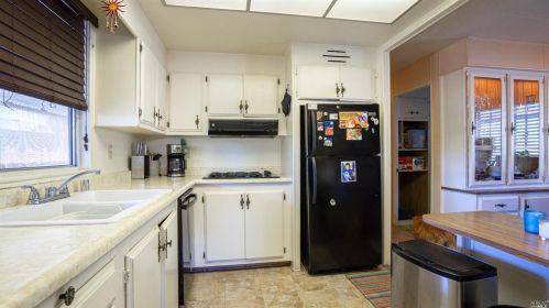 250 Hermosa Cir, Santa Rosa CA  95409-3237 exterior
