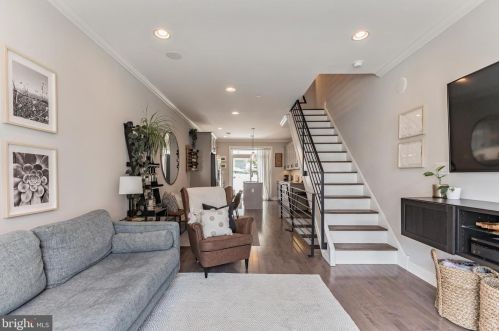 2616 Collins St, Philadelphia, PA 19125-1408