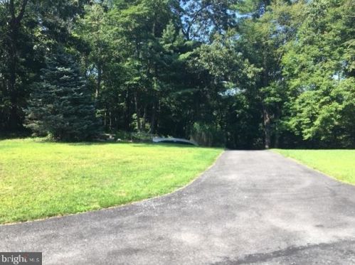 3461 Fishing Creek Valley Rd, Harrisburg, PA 17112-9272