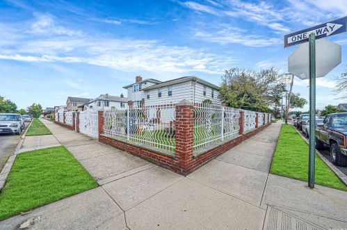 163-53 96th St, Jamaica, NY 11414-1725