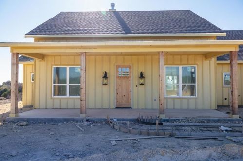 401 Sharla Smelley Rd, Weatherford, TX 76088-7277