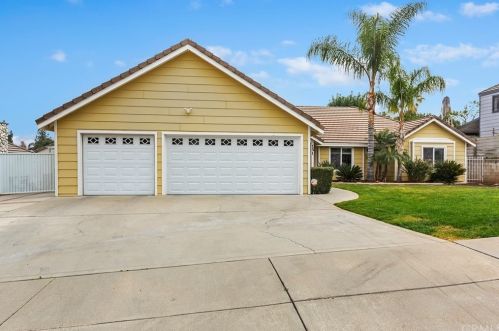 151 Klamath St, Redlands, CA 92374-5577