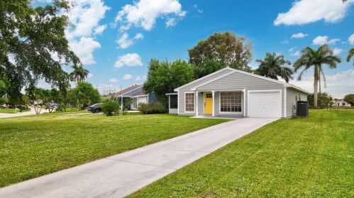 5410 Fife Ln, Boynton Beach, FL 33472-1239
