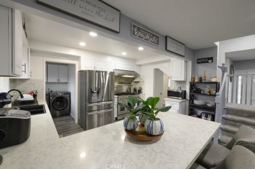 6103 Michelson St, Lakewood CA  90713-1609 exterior