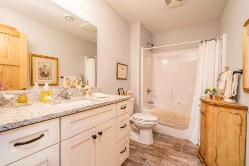 648 Kreekview Dr, East Farmington WI  54020-5860 exterior