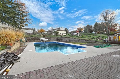 126 Winterstown Rd, Red Lion, PA 17356-9165