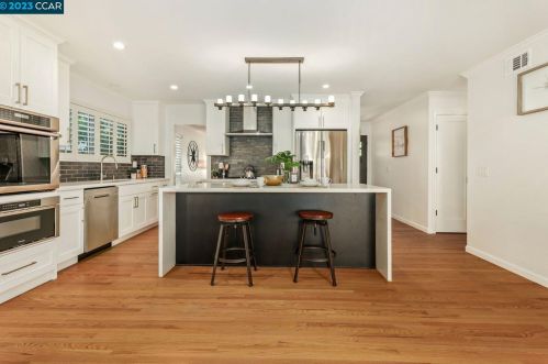 6747 Tory Way, Pleasanton CA  94568-2144 exterior