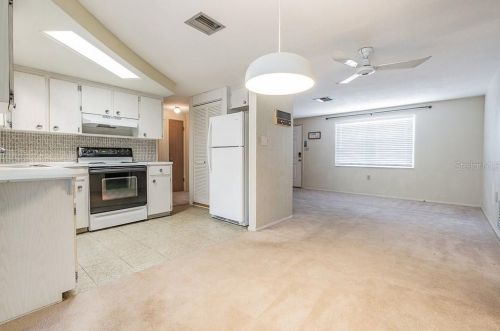 3249 Holiday Lake Dr, Tarpon Springs FL  34691-5013 exterior