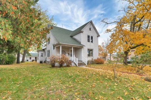 903 Fremont St, Rio Creek, WI 54201-1727