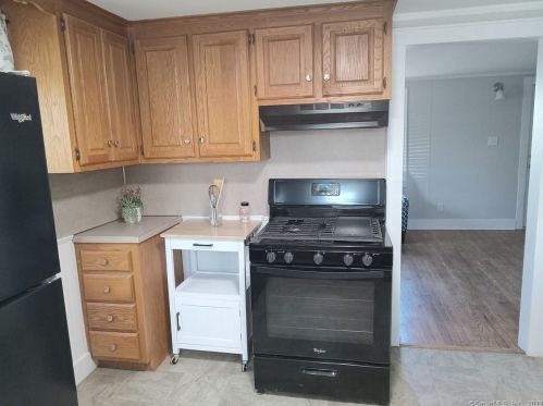 46 Beacon St, Bristol CT  06010-6609 exterior