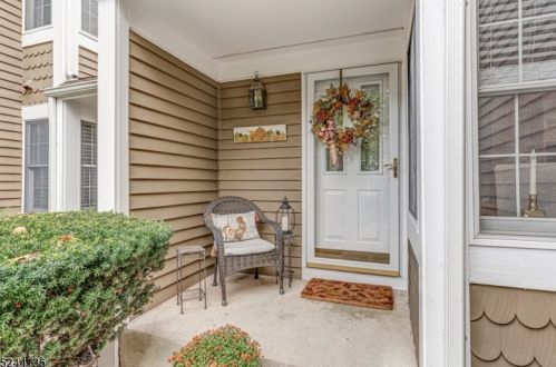 4 Brookside Ln, Bedminster, NJ 07921-1719