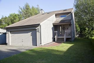 25 Euerle St, Stratford, CT 06614-5318