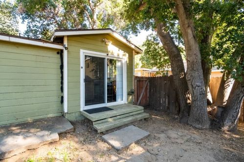 15226 Calle Los Hidalgos, Santa Clarita CA  91390-1035 exterior