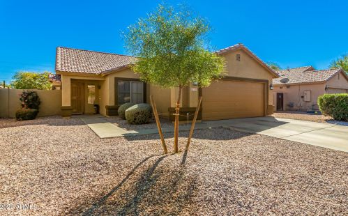 3741 Brighton Ln, Gilbert, AZ 85297-7976