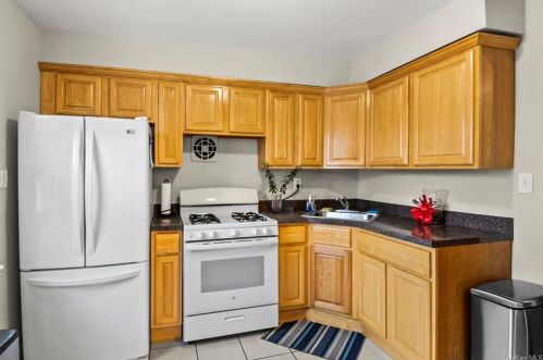 828 226th St, Bronx NY  10466-4419 exterior