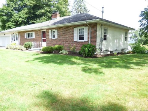 6 Ridgeland Cir, Wallingford CT  06492-2121 exterior