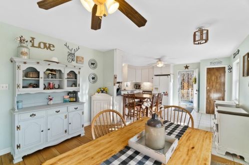 261 Whistle Town Rd, East Lyme CT  06333-1031 exterior