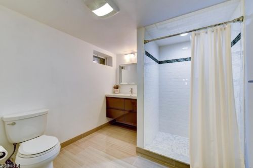 15 5th Ave, Manville NJ  08835-1321 exterior