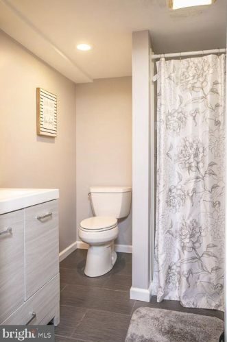 808 Maple Ave, Limerick PA  19468-2987 exterior