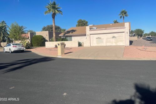 8882 Fairway Blvd, Chandler, AZ 85248-6911