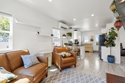 1047 Brenner Pl, Long Beach, CA 90813-4806