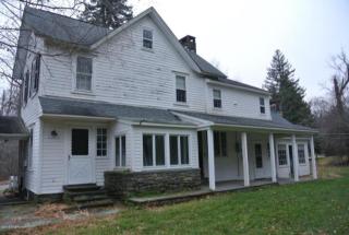457 Golf Dr, Canadensis, PA 18325-7752
