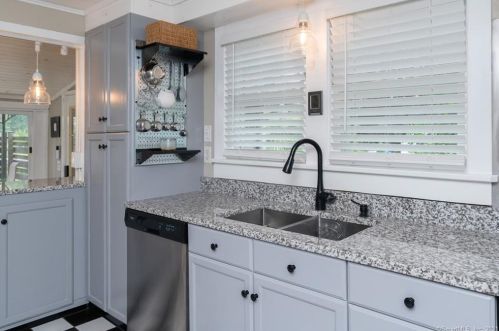 25 Losee Dr, Litchfield CT  06778-2507 exterior